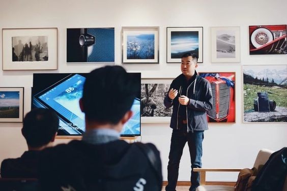 Kelas Karyawan S1 Desain Komunikasi Visual di Surabaya